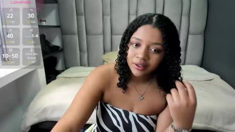 Snapshot of natasha_rose__ chatting on September 2025 07:35:01 PM N A T A S H A online show from September 2025 07:35:01 PM