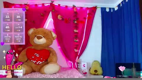 NatashaKissess   online show from December 2025 06:12:02 PM