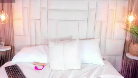 NatashaLondon  online show from November 2025 05:59:01 PM