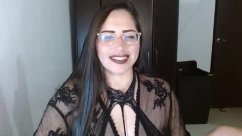 Natasha Smithe  online show from October 2025 12:09:01 AM