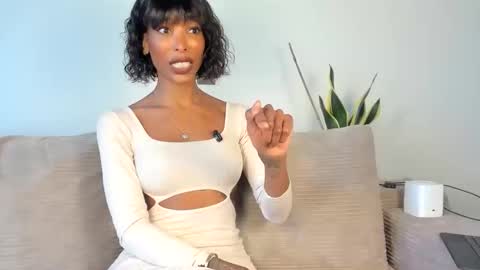 Snapshot of natassiadreamsxxx chatting on February 2026 12:42:02 AM Natassia Dreams online show from February 2026 12:42:02 AM