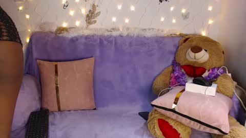 nathalia online show from October 2025 12:39:02 PM