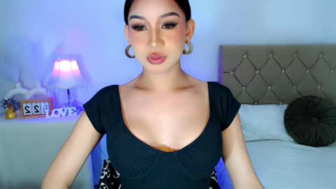 Snapshot of nathalie_hadid chatting on October 2025 07:36:02 PM please follow me guyss online show from October 2025 07:36:02 PM