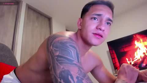 nathan_gross online show from May 2026 01:45:01 AM