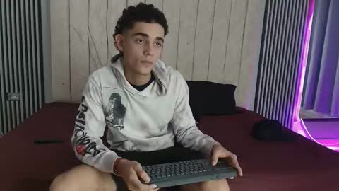 Snapshot of nathan_shimmer chatting on November 2025 09:02:02 PM nathan_shimmer online show from November 2025 09:02:02 PM