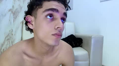 Snapshot of nathan_shimmer chatting on November 2025 01:43:03 PM nathan_shimmer online show from November 2025 01:43:03 PM