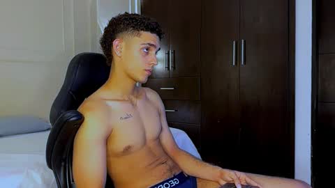 Snapshot of nathan_shimmer chatting on December 2025 09:11:01 PM nathan_shimmer online show from December 2025 09:11:01 PM