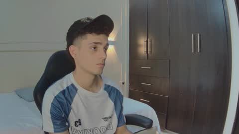 Snapshot of nathan_shimmer chatting on December 2025 09:55:01 PM nathan_shimmer online show from December 2025 09:55:01 PM