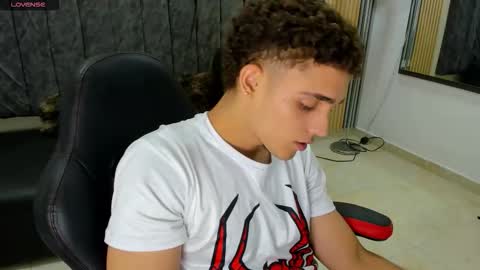 Snapshot of nathan_shimmer chatting on January 2026 09:49:02 PM nathan_shimmer online show from January 2026 09:49:02 PM