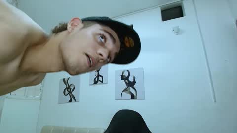 Snapshot of nathan_shimmer chatting on February 2026 09:33:01 PM nathan_shimmer online show from February 2026 09:33:01 PM