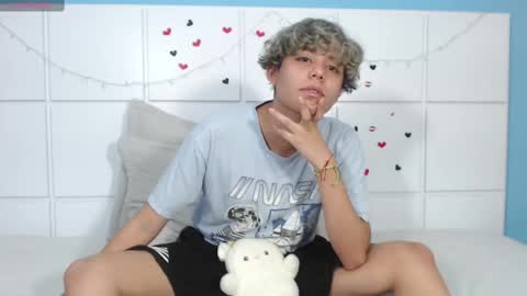 nathanbell1 online show from September 2025 12:25:01 AM