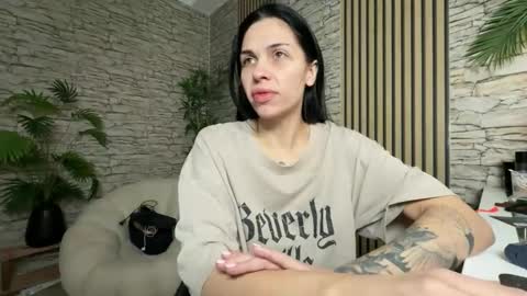 NATTY FIERROS online show from November 2025 11:03:01 PM