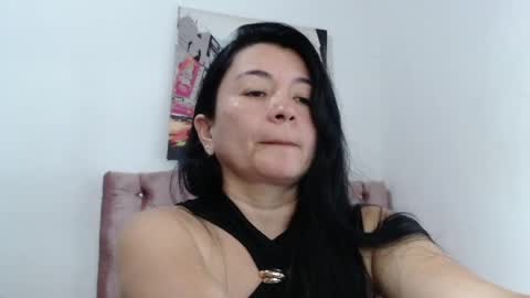 Snapshot of naturally_mature chatting on May 2026 02:18:02 AM Sammy online show from May 2026 02:18:02 AM