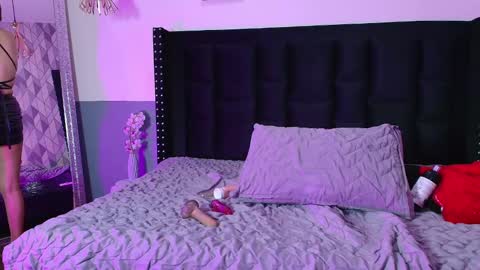 Snapshot of naturaltitss_ chatting on January 2025 07:07:02 PM Gwen online show from January 2025 07:07:02 PM