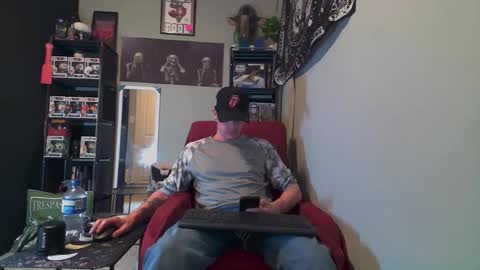 Snapshot of naturesbest951 chatting on May 2026 10:36:02 PM NATURESBEST online show from May 2026 10:36:02 PM