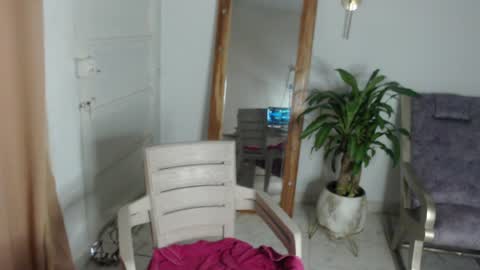 Snapshot of natzumi_mcqueen chatting on May 2026 09:24:02 PM Stella Mcqueen online show from May 2026 09:24:02 PM