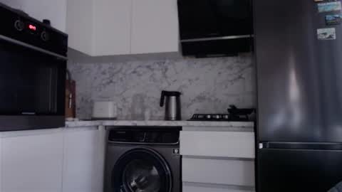 Chris Carrie online show from October 2025 03:48:02 AM