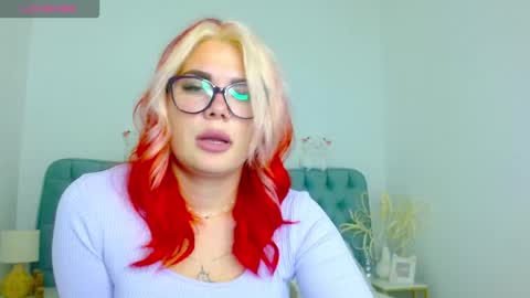 Snapshot of naughty_kittyy1 chatting on October 2025 07:34:02 PM Maria online show from October 2025 07:34:02 PM