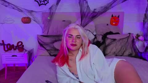 Maria  online show from October 2025 02:10:01 PM