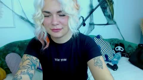 Maria  online show from October 2025 04:52:01 PM