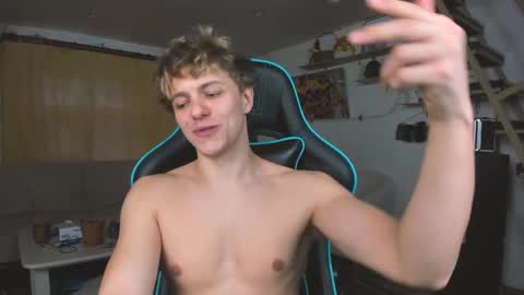 Snapshot of naughty_nik43 chatting on February 2025 03:20:01 PM Nik online show from February 2025 03:20:01 PM