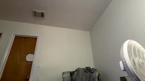 Snapshot of naughtydaddy83 chatting on November 2025 07:09:02 AM naughtydaddy83 online show from November 2025 07:09:02 AM