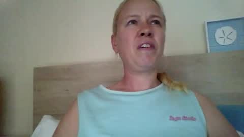 Snapshot of naughtyjennyblondeuk chatting on April 2026 05:39:02 PM naughtyjennyblondeuk online show from April 2026 05:39:02 PM