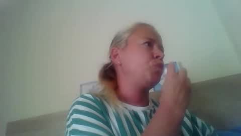 Snapshot of naughtyjennyblondeuk chatting on April 2026 04:56:02 PM naughtyjennyblondeuk online show from April 2026 04:56:02 PM