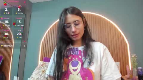 Snapshot of nayecloud chatting on September 2025 03:52:02 AM Naye online show from September 2025 03:52:02 AM