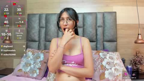 Snapshot of nayecloud chatting on September 2025 03:56:02 PM Naye online show from September 2025 03:56:02 PM