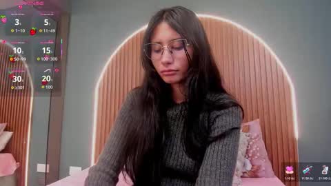 Snapshot of nayecloud chatting on November 2025 03:34:01 AM Naye online show from November 2025 03:34:01 AM