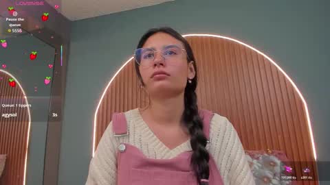 Snapshot of nayecloud chatting on November 2025 03:43:02 AM Naye online show from November 2025 03:43:02 AM