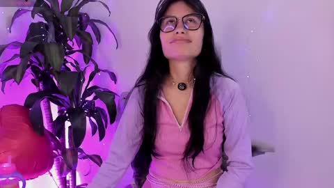 Snapshot of nayecloud chatting on April 2026 02:21:01 AM Naye online show from April 2026 02:21:01 AM