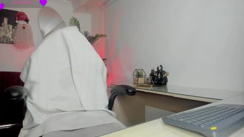 Hellen online show from January 2025 10:23:01 PM