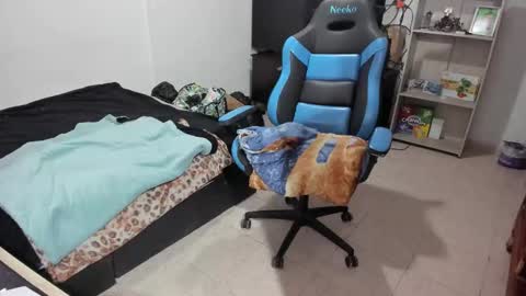 Geek Nicole    im Neeko UwU online show from December 2025 02:36:02 PM