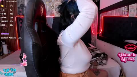 Snapshot of nekomisaki chatting on December 2024 11:32:01 AM Miah online show from December 2024 11:32:01 AM