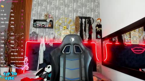 Snapshot of nekomisaki chatting on January 2025 12:23:01 PM Miah online show from January 2025 12:23:01 PM