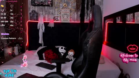 Snapshot of nekomisaki chatting on January 2025 12:13:02 PM Miah online show from January 2025 12:13:02 PM