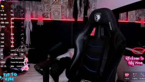 Snapshot of nekomisaki chatting on January 2025 12:20:02 PM Miah online show from January 2025 12:20:02 PM