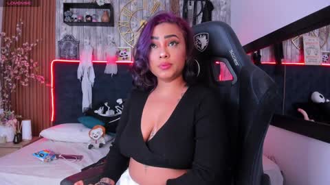 Snapshot of nekomisaki chatting on January 2025 12:05:02 PM Miah online show from January 2025 12:05:02 PM