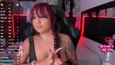 Snapshot of nekomisaki chatting on February 2025 03:18:02 PM Miah online show from February 2025 03:18:02 PM