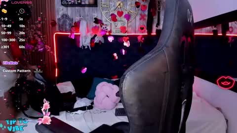 Snapshot of nekomisaki chatting on February 2025 12:03:02 PM Miah online show from February 2025 12:03:02 PM