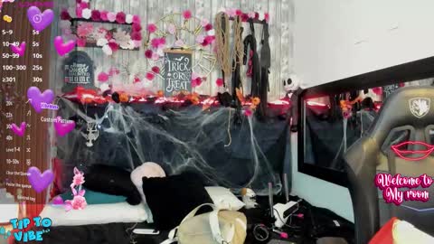 Snapshot of nekomisaki chatting on October 2025 12:17:02 PM Miah online show from October 2025 12:17:02 PM