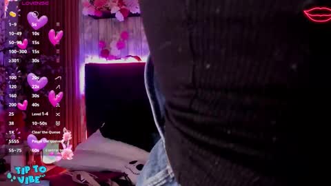 Snapshot of nekomisaki chatting on November 2025 11:56:02 AM Miah online show from November 2025 11:56:02 AM