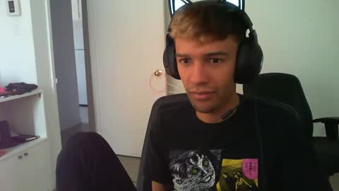 Snapshot of nekotano chatting on September 2025 05:04:01 PM Buck online show from September 2025 05:04:01 PM