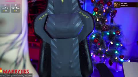 Snapshot of nelle_ chatting on January 2025 01:10:02 PM online show from January 2025 01:10:02 PM