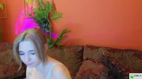 Snapshot of nellie_moans chatting on November 2025 01:28:02 PM Nellie online show from November 2025 01:28:02 PM