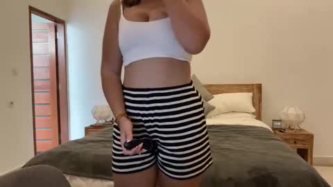 Snapshot of nellyfischer chatting on September 2025 12:47:01 AM Nelly online show from September 2025 12:47:01 AM