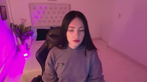 neo_sarah online show from March 2025 06:44:02 PM
