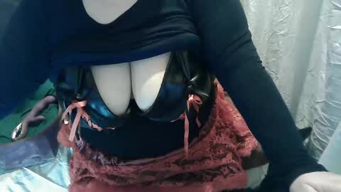 Snapshot of neslihan35 chatting on February 2025 07:55:02 AM neslihan online show from February 2025 07:55:02 AM